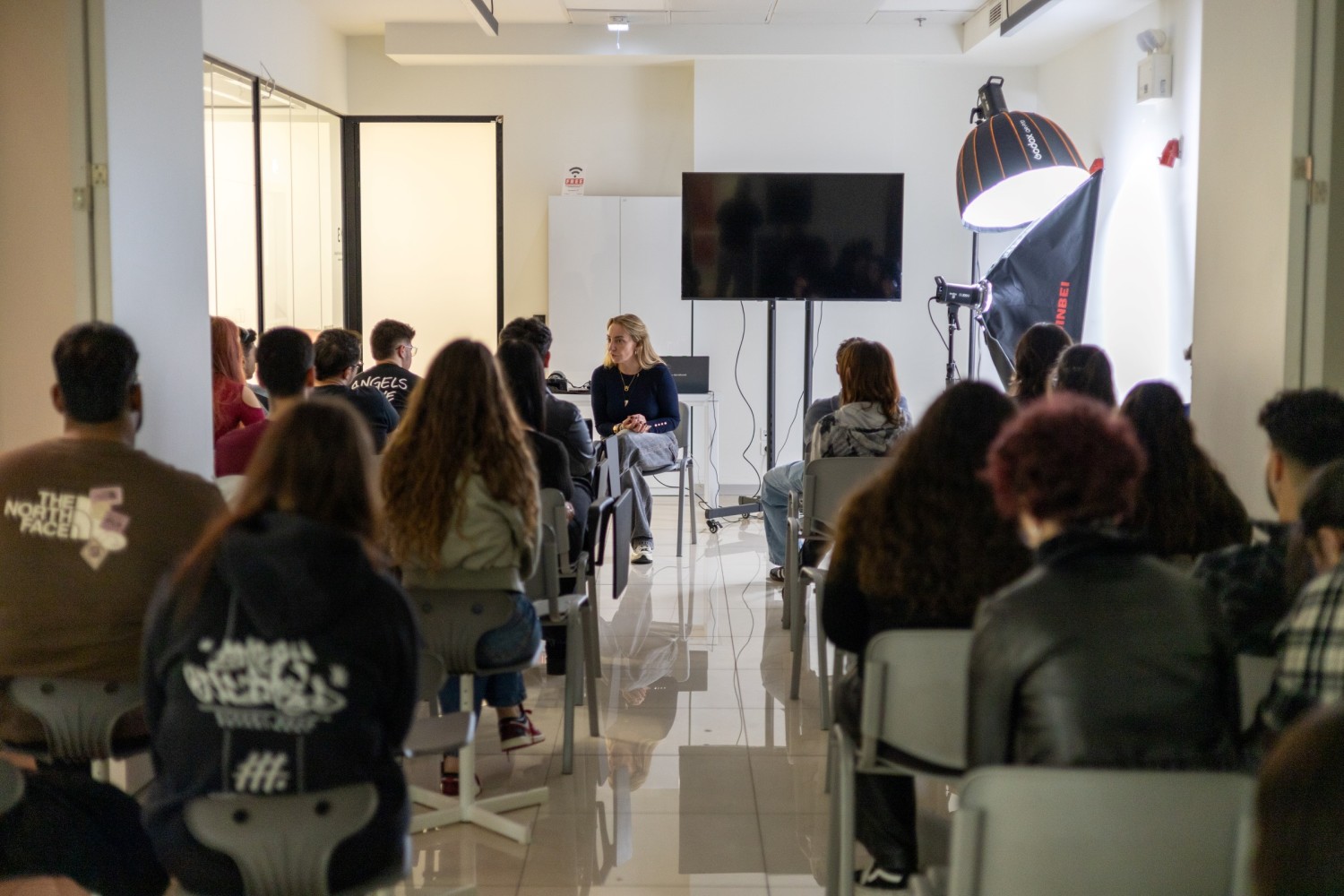 Η φωτογράφος των διασήμων Ρούλα Ρέβη σε skill-up seminar