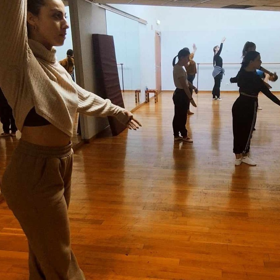 Μάθημα χορού στη Μονή Λαζαριστών του ΚΘΒΕ